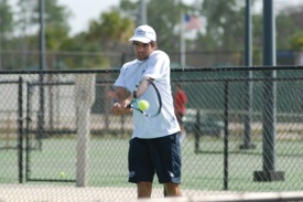 Beginners need to develop confidence in the tennis backhand