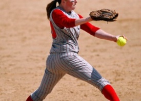 How to Develop a Girls' Softball Pitcher